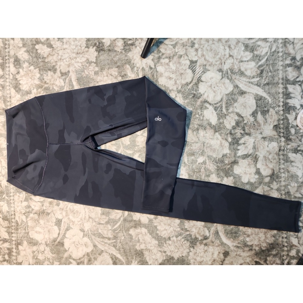 ALO YOGA HIGH WAIST CAMO VAPOR  LEGGINGS BLACK CAMOUFLAGE SIZE MEDIUM